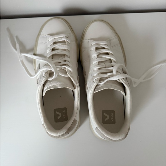 Veja Campo Chromefree Leather Shoes - Picture 10 of 10